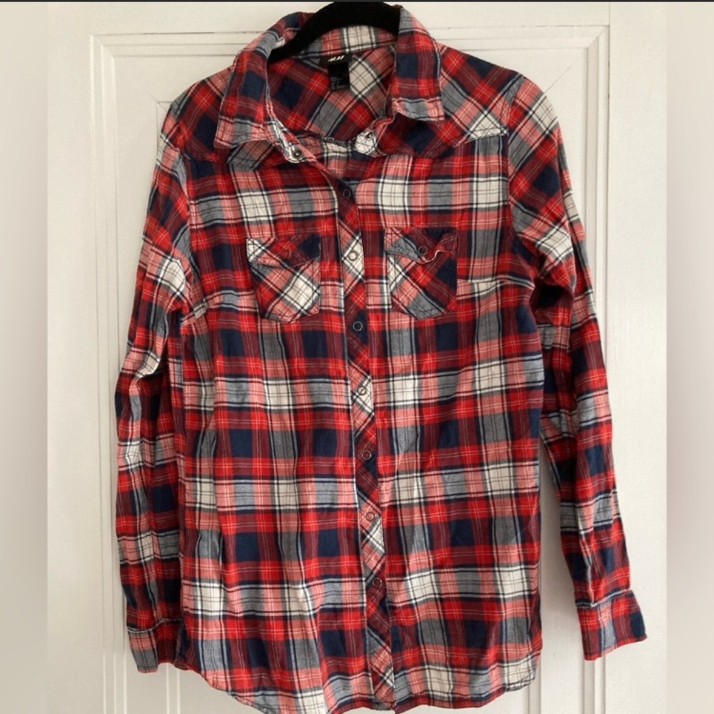 H&M | western style plaid shirt. Snap closure. Sizes 6 and 8 available.